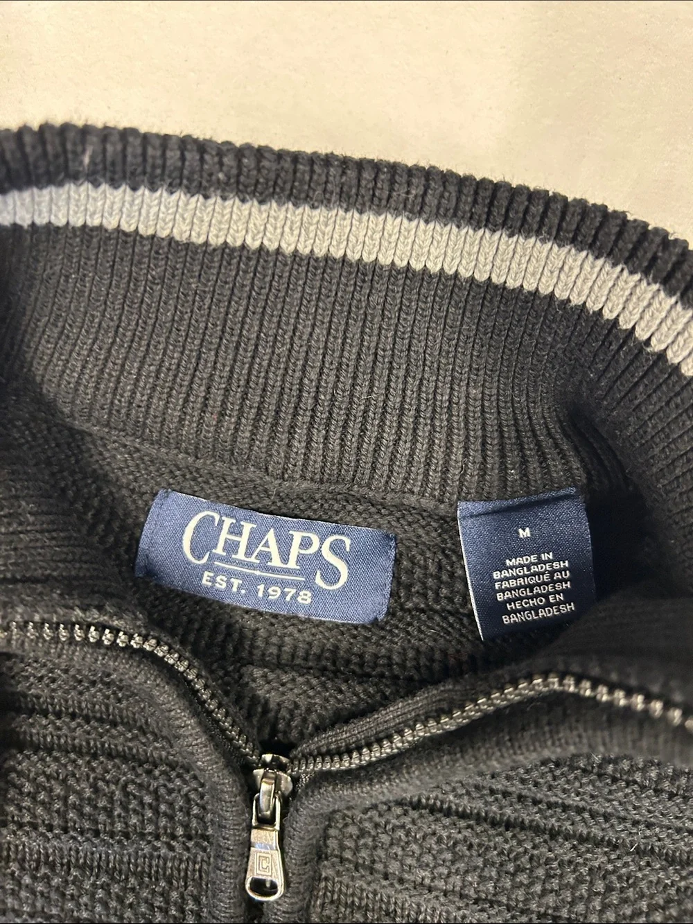 Chaps Mens Medium Black Textured Knit 1/4 Zip Pullover Sweater Grey Collar Trim